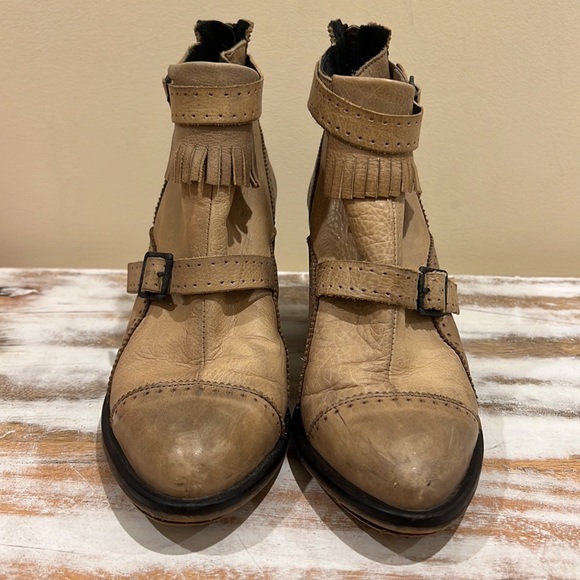 Free People Boho booties with fringe detailing size 38 - Picture 3 of 6